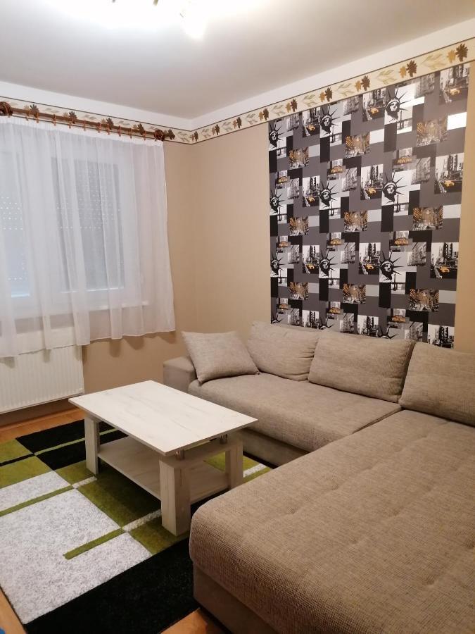 Margit Apartman Apartment Hajduszoboszlo Ngoại thất bức ảnh